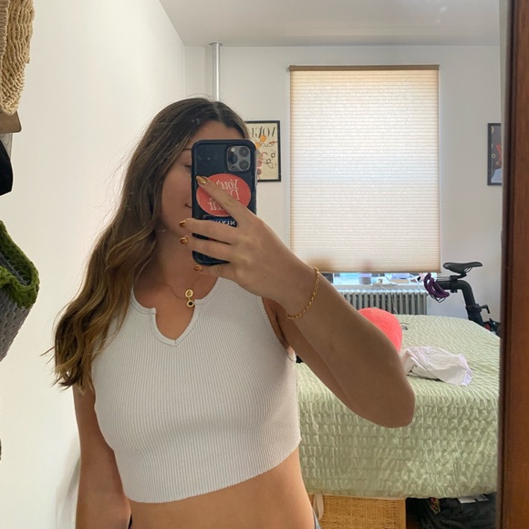Perfect basic white crop top - Picture 2 of 2